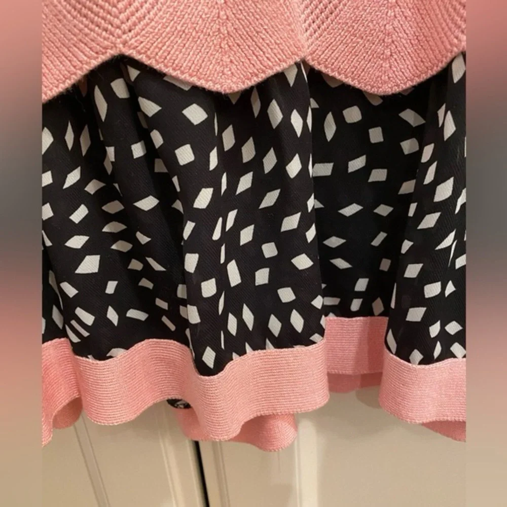 NWT KOREAN PINK SWEATER WITH GAUZY ALONG THE BOTTOM AND THIS AREA OPENS TO BACK - Picture 4 of 6